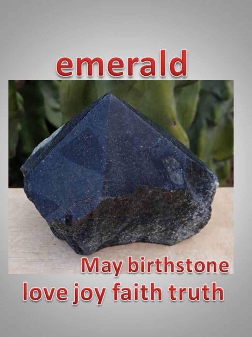 Emerald stone rock crystal mineral 01 May birthstone : Chakra : Love Joy